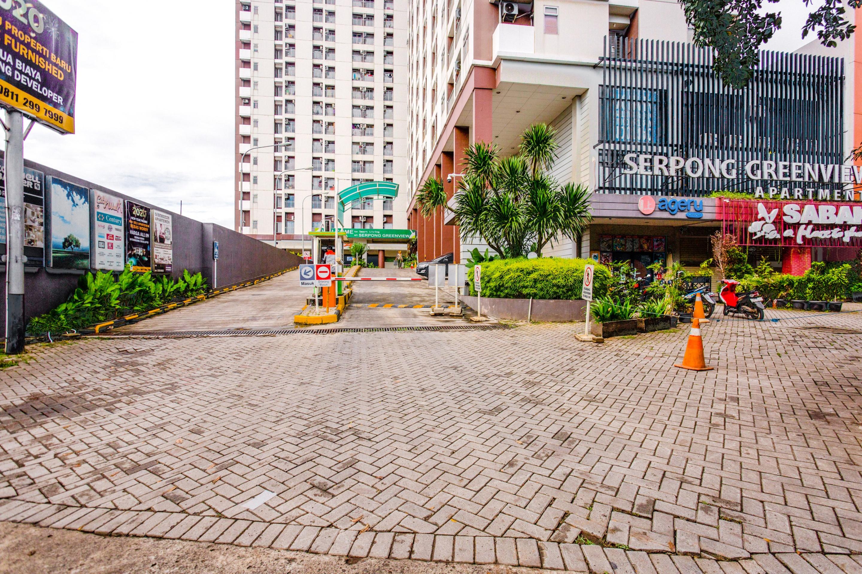 Oyo 2582 Apartemen Serpong Green View Tangerang Luaran gambar
