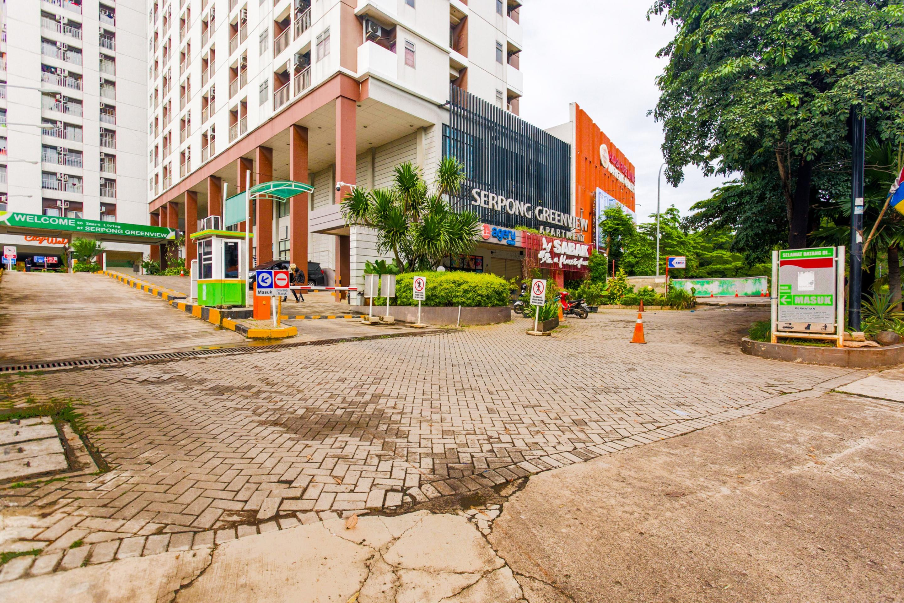 Oyo 2582 Apartemen Serpong Green View Tangerang Luaran gambar